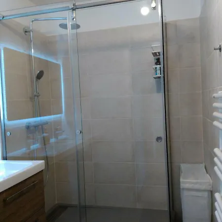 Bel Et Spacieux De 84 M² Avec Parking Tres Proche Du Metro Garibaldi *
