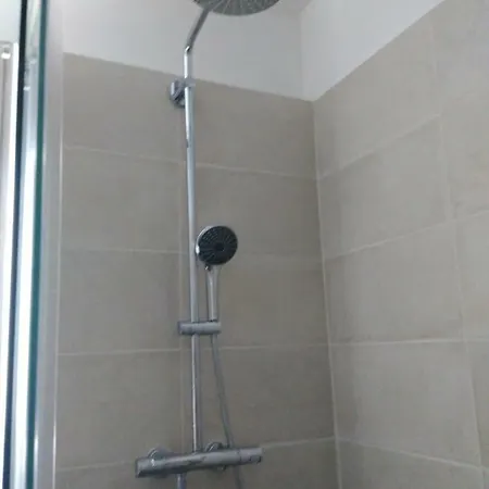 Apartment Bel Et Spacieux De 84 M² Avec Parking Tres Proche Du Metro Garibaldi *