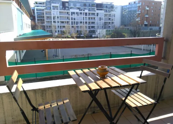 Bel Et Spacieux De 84 M² Avec Parking Tres Proche Du Metro Garibaldi Апартаменты