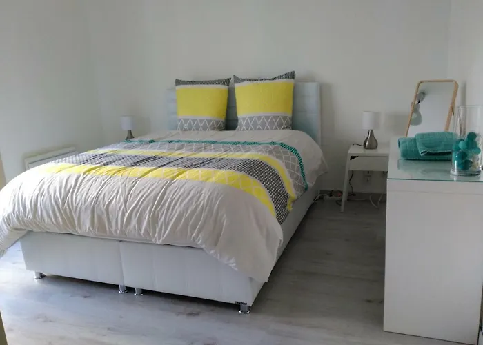 Bel Et Spacieux De 84 M² Avec Parking Tres Proche Du Metro Garibaldi Лион