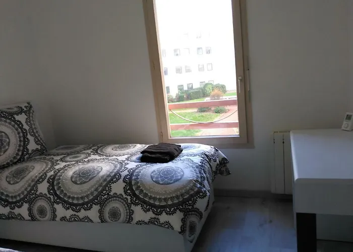 Bel Et Spacieux De 84 M² Avec Parking Tres Proche Du Metro Garibaldi